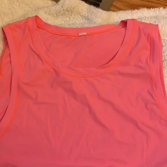 Lululemon Sole Training Tank - Picture 2 of 4